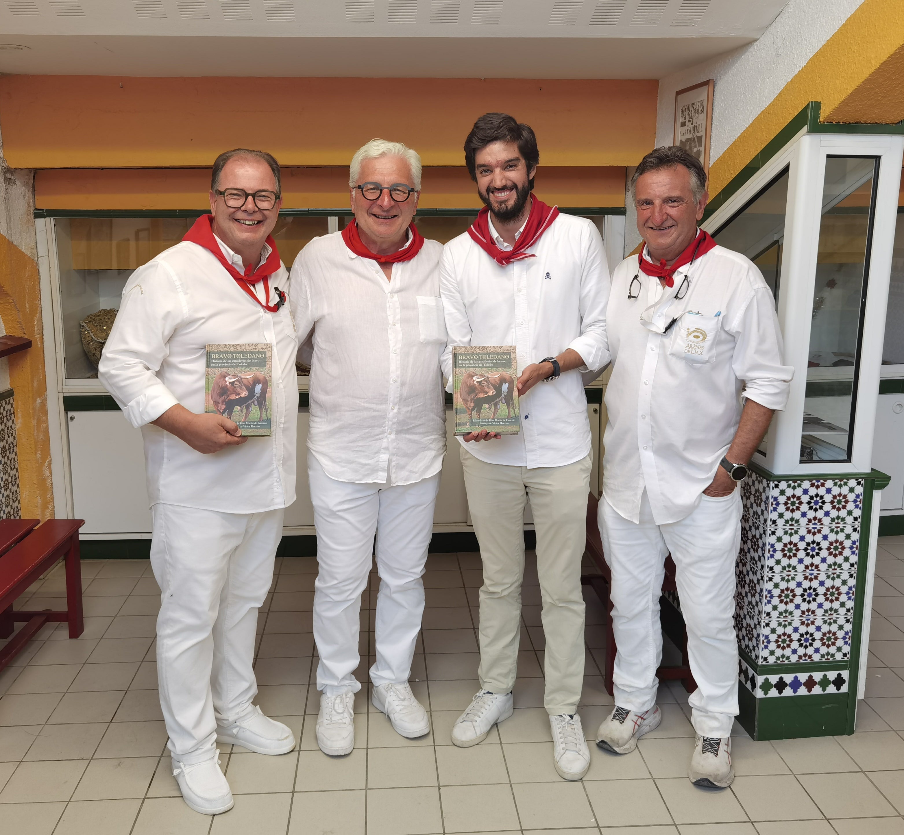 Presentado el libro Bravo Toledano en las ferias franceses de Béziers y Dax