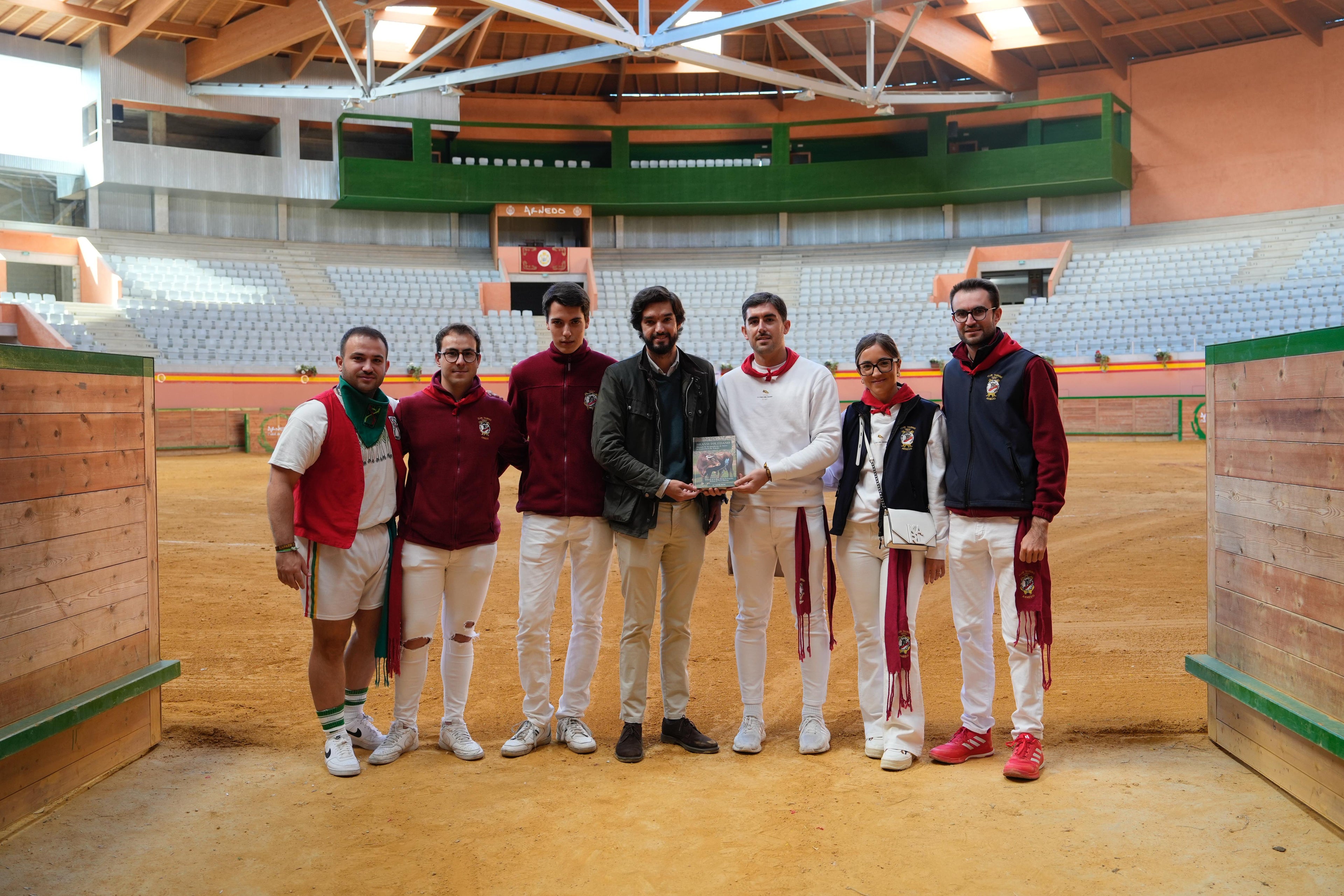 Presentado el libro ‘Bravo Toledano’ en la Feria del Zapato de Oro de Arnedo